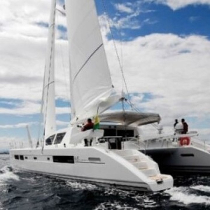 Red - Catana 65